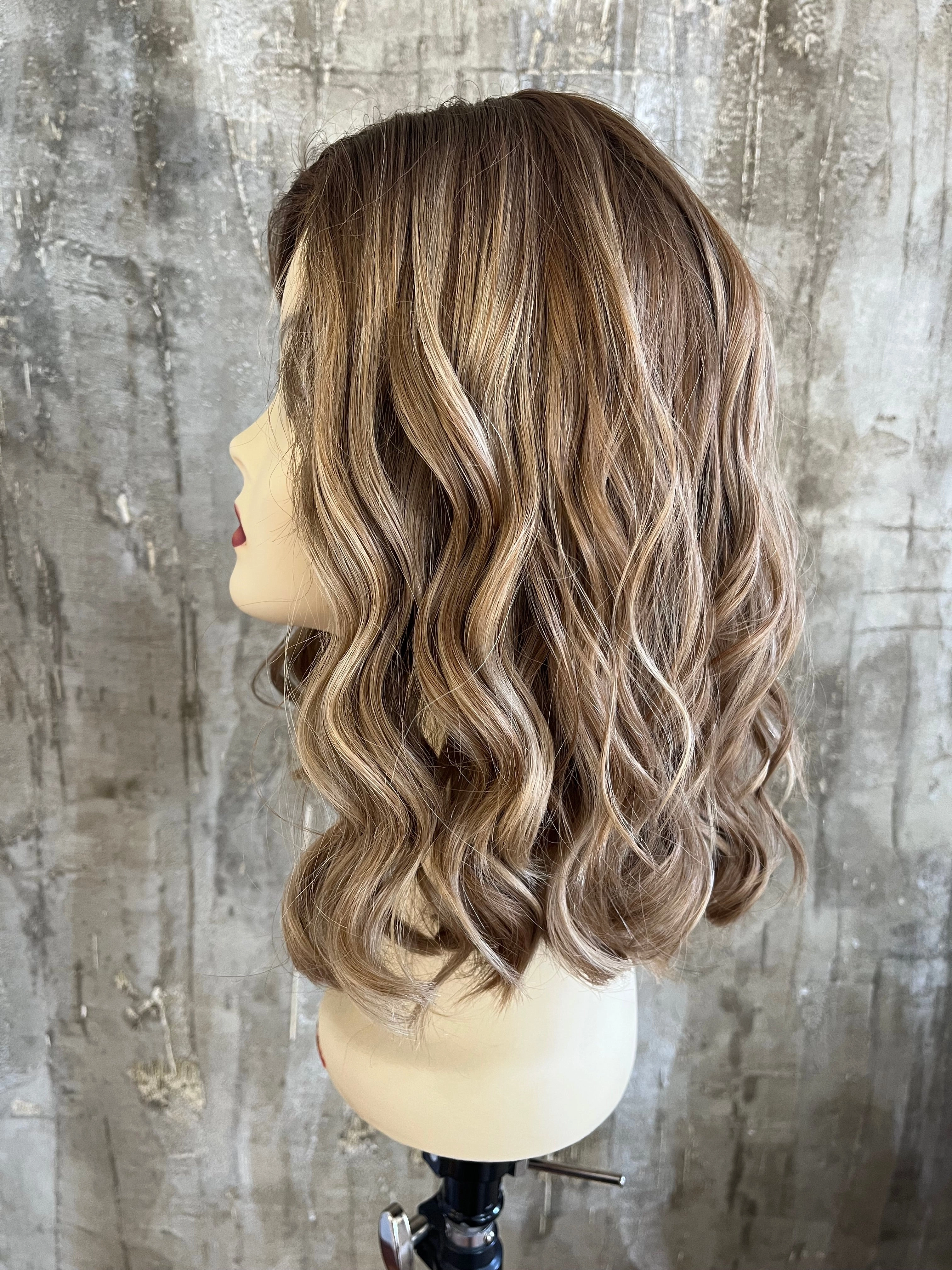 100% EUROPEAN VIRGIN HUMAN HAIR 14'' BLOND WITH DARK ROOTS
