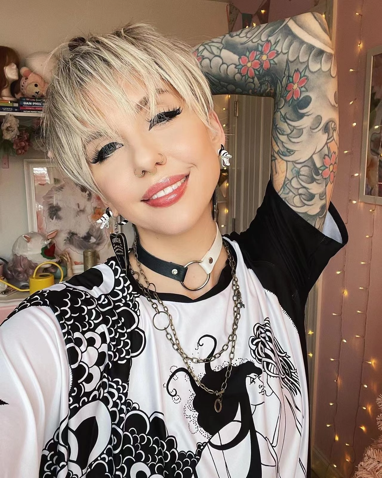 IMSTYLE Dark Roots Ombre Blonde Color Edgy Pixie Cut With Bangs Short Hairstyle Karen Wig For egirl