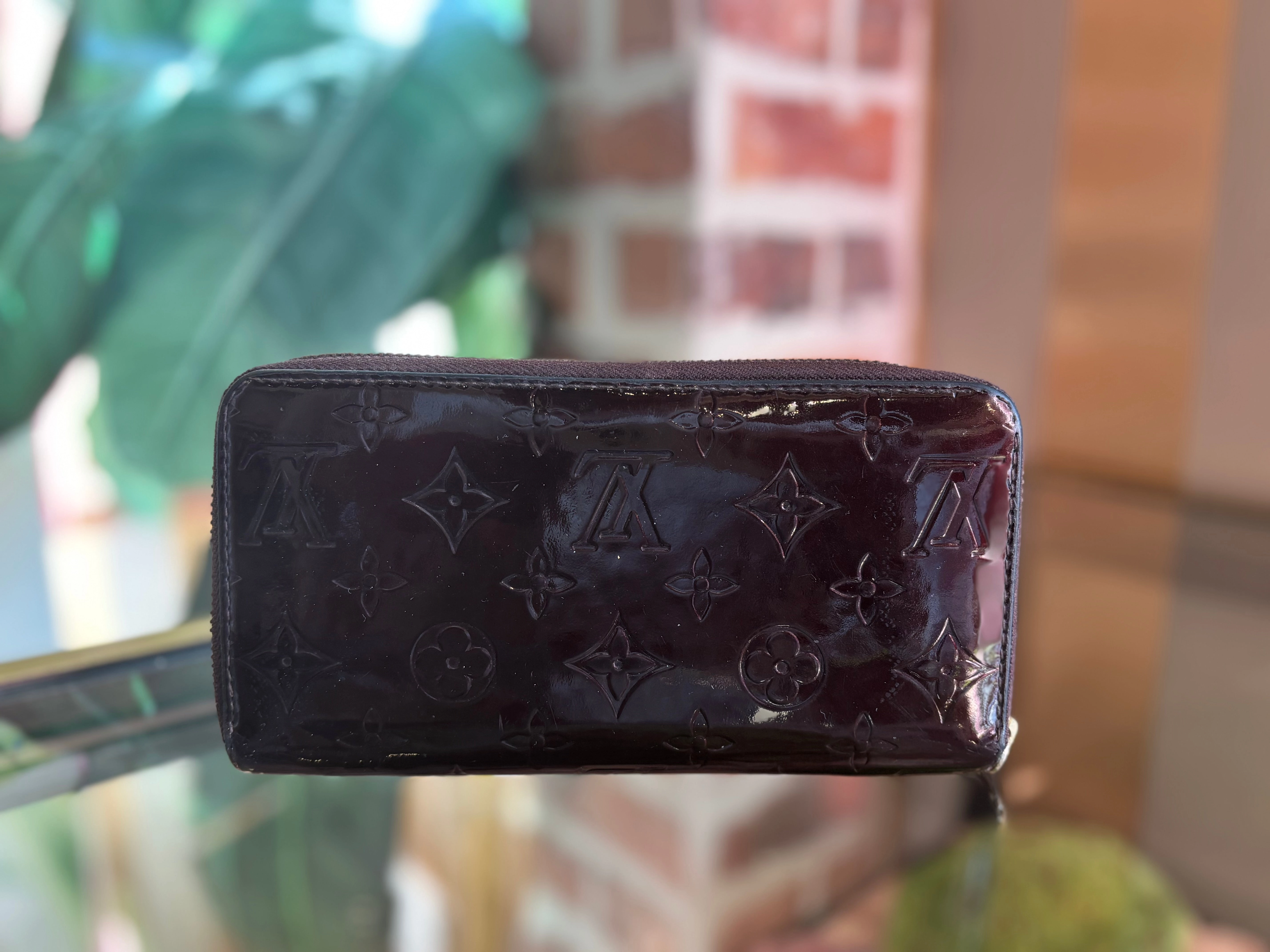 LOUIS VUITTON Amarante Vernis Zippy Wallet