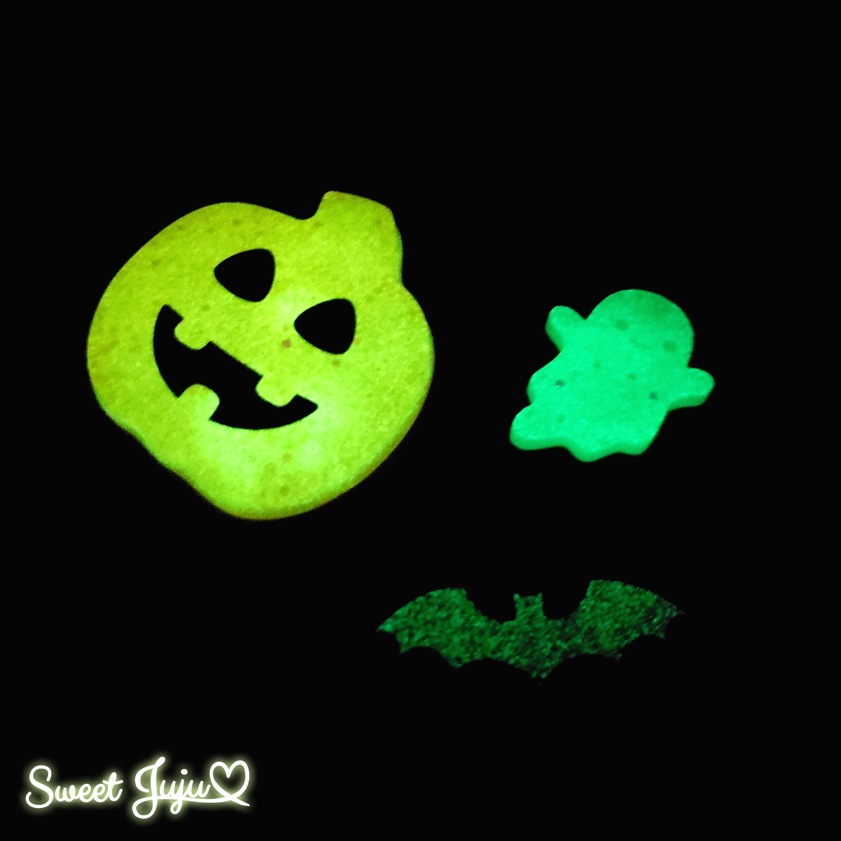 Spooky GLOW Ghost Ring