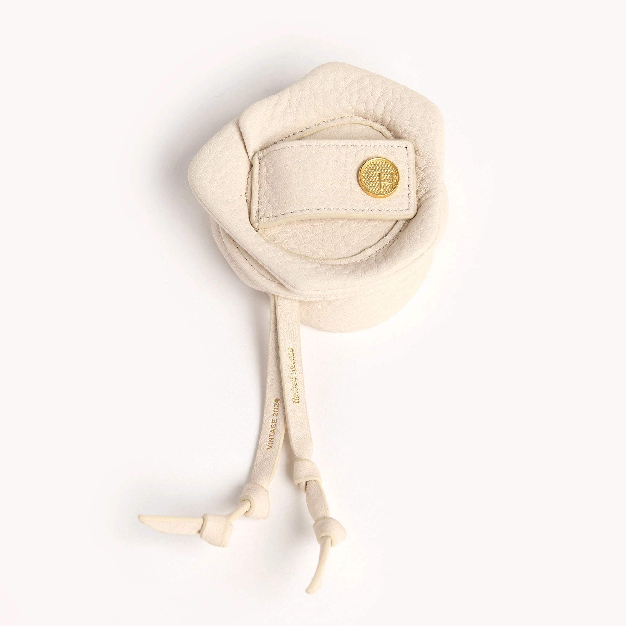 Vince Floral Charm | Calla Lily White/Brushed Gold